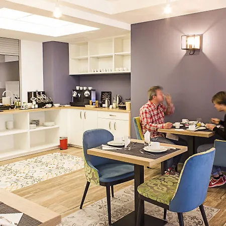 Hostemplo Sagrada Familia Vendégház