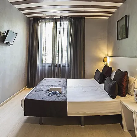 Hostemplo Sagrada Familia Vendégház